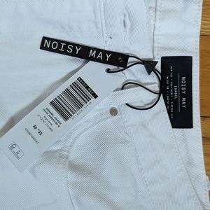 Size 30 white cropped jeans.